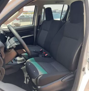 TOYOTA HILUX 2.4L DLX-E M/T DSL