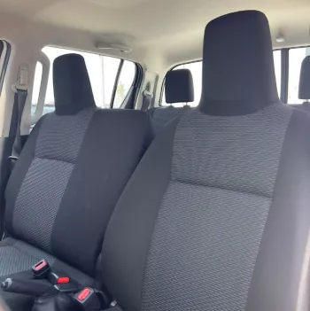 TOYOTA HILUX 2.4L DLX-E M/T DSL