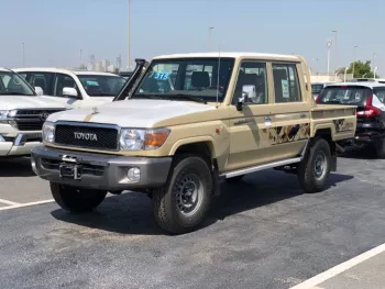 Toyota Land Cruiser Pickup 2021 PETROL
