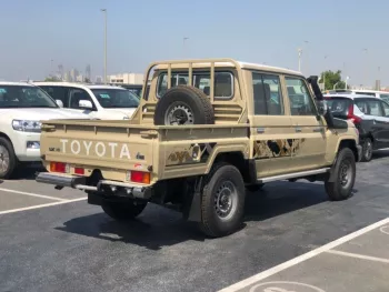 Toyota Land Cruiser Pickup 2021 PETROL