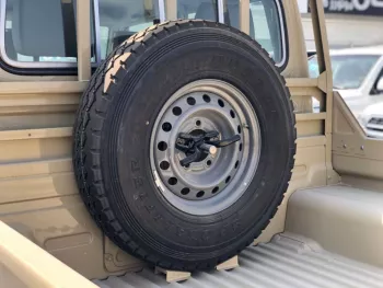 Toyota Land Cruiser Pickup 2021 PETROL