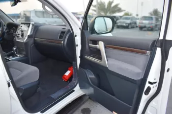 Toyota Land Cruiser VX 2021