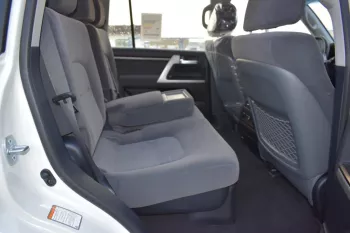 Toyota Land Cruiser VX 2021