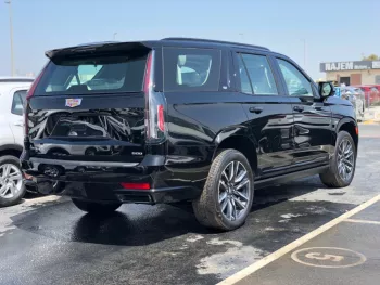 Cadillac Escalade black inside beige 2022 Platinum sports