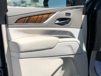 Cadillac Escalade black inside beige 2022 Platinum sports