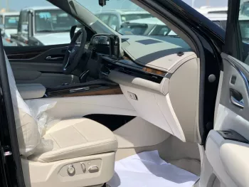 Cadillac Escalade black inside beige 2022 Platinum sports