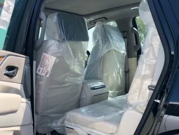 Cadillac Escalade black inside beige 2022 Platinum sports