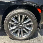 Cadillac Escalade black inside beige 2022 Platinum sports - Thumbnail 16
