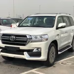 Toyota Land Cruiser VXR 5.7 L 2021 full option with hydraulic - Thumbnail 1