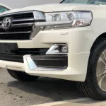 Toyota Land Cruiser VXR 5.7 L 2021 full option with hydraulic - Thumbnail 5