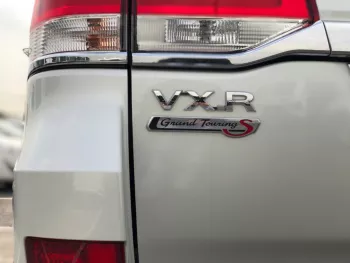 Toyota Land Cruiser VXR 5.7 L 2021 full option with hydraulic