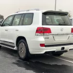 Toyota Land Cruiser VXR 5.7 L 2021 full option with hydraulic - Thumbnail 7