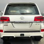 Toyota Land Cruiser VXR 5.7 L 2021 full option with hydraulic - Thumbnail 9