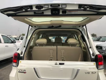 Toyota Land Cruiser VXR 5.7 L 2021 full option with hydraulic