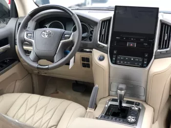 Toyota Land Cruiser VXR 5.7 L 2021 full option with hydraulic