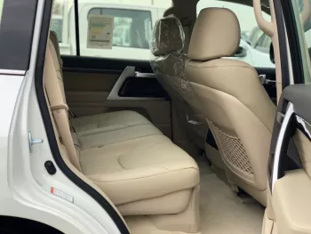 Toyota Land Cruiser VXR 5.7 L 2021 full option with hydraulic