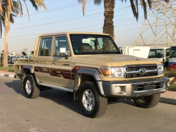 Toyota Land Cruiser pickup Double cub 4.0L with winch 2022