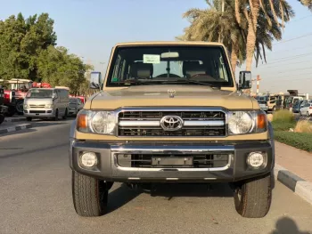 Toyota Land Cruiser pickup Double cub 4.0L with winch 2022