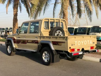 Toyota Land Cruiser pickup Double cub 4.0L with winch 2022
