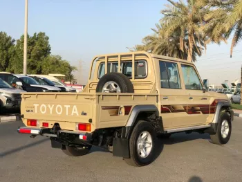 Toyota Land Cruiser pickup Double cub 4.0L with winch 2022