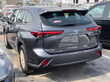 Toyota HIGHLANDER 2.5L HYBRD LE FWD 2022