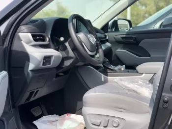 Toyota HIGHLANDER 2.5L HYBRD LE FWD 2022