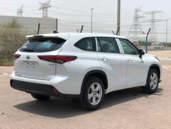 Toyota HIGHLANDER LE 2.5L V4 HYBRID FWD 2022