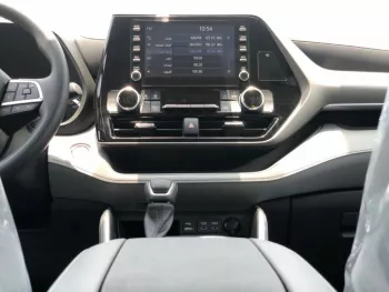 Toyota HIGHLANDER LE 2.5L V4 HYBRID FWD 2022