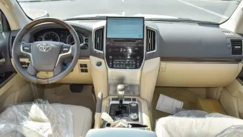 Toyota LAND CRUISER 5.7L 8Cyl 2021 VXR 4WD