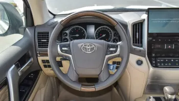 Toyota LAND CRUISER 5.7L 8Cyl 2021 VXR 4WD