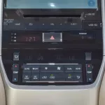 Toyota LAND CRUISER 5.7L 8Cyl 2021 VXR 4WD - Thumbnail 16