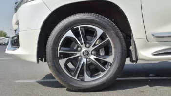 Toyota LAND CRUISER 5.7L 8Cyl 2021 VXR 4WD