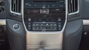 2021 Toyota LAND CRUISER VXR 5.7L 8Cyl 4WD