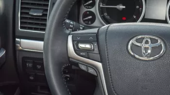 2021 Toyota LAND CRUISER VXR 5.7L 8Cyl 4WD