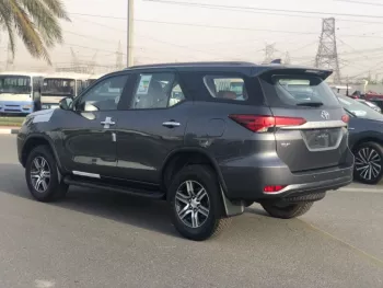 Toyota Fortuner 4WD 2.7L 4Cyl 2022
