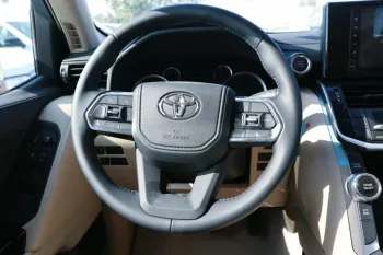 TOYOTA LAND CRUISER GXR L300 3.5L 2022 4WD (SOLD)