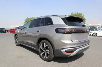 VOLKSWAGEN ID.6 PRO CROZZ 2022 GOLD 7 SEATS WITH 360 CAMERA