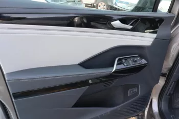VOLKSWAGEN ID.6 PRO CROZZ 2022 GOLD 7 SEATS WITH 360 CAMERA