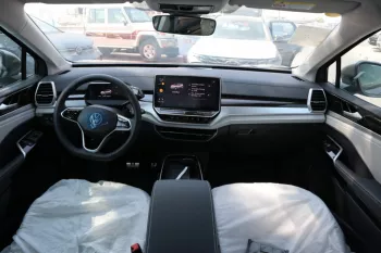 VOLKSWAGEN ID.6 PRO CROZZ 2022 GOLD 7 SEATS WITH 360 CAMERA