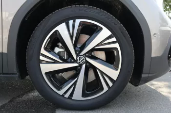 VOLKSWAGEN ID.6 PRO CROZZ 2022 GOLD 7 SEATS WITH 360 CAMERA