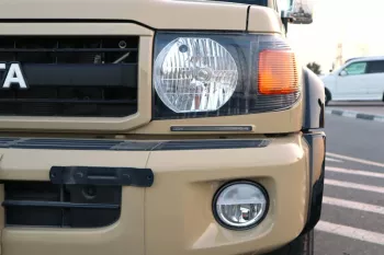 TOYOTA LAND CRUISER 70TH ANNIVERSARY LX V6 (4.0L)