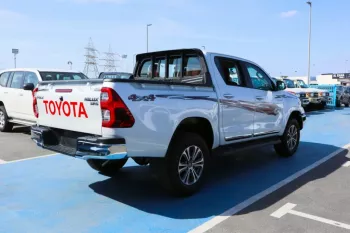 TOYOTA HILUX S-GLX SR5 4x4 - 2.7L Petrol 2023