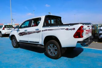 TOYOTA HILUX S-GLX SR5 4x4 - 2.7L Petrol 2023