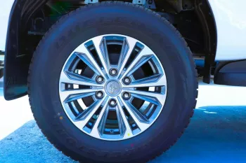 TOYOTA HILUX S-GLX SR5 4x4 - 2.7L Petrol 2023