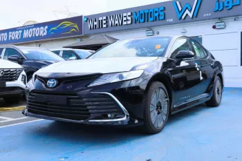 Toyota Camry Hybrid Lumiere 2.5L 2023 40th Anniversary GCC