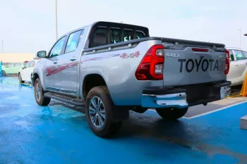 TOYOTA HILUX S-GLX SR5 4x4 - 2.7L Petrol 2023