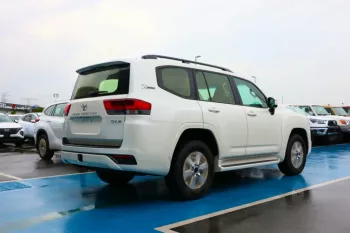 Toyota Land Cruiser 3.5L Petrol 0Km GCC 2022