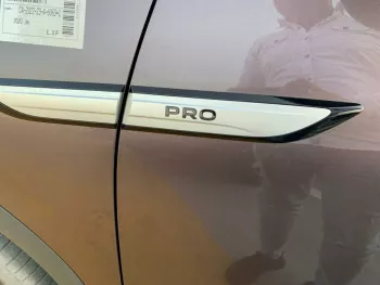 Volkswagen ID.6 CROZZ PRO 2022 electric car