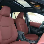 Toyota Corolla Cross 1.8 petrol Hybrid 2023 4X2 FWD - Thumbnail 20