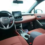 Toyota Corolla Cross 1.8 petrol Hybrid 2023 4X2 FWD - Thumbnail 21
